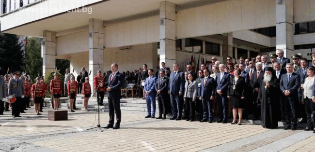 Румен Радев: Троян се утвърди като вековно огнище на образование и култура, на буден дух и предприемачество