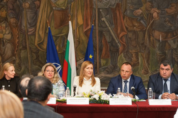 Министрите на земеделието и туризма представиха съвместната инициатива „Сподели България“