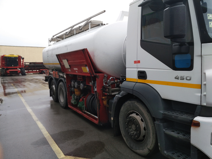 Близо 7000 литра гориво без документи задържаха инспектори от Митница Русе