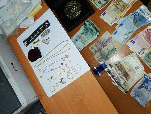 Установен е участник в телефонна измама в Стара Загора