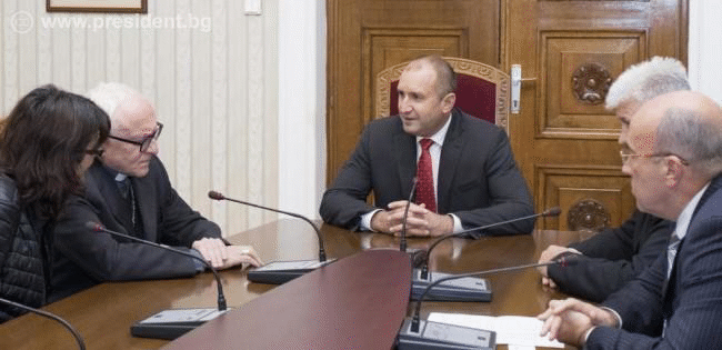 Президентът Румен Радев прие апостолическия нунций в България Анселмо Гуидо Пекорари