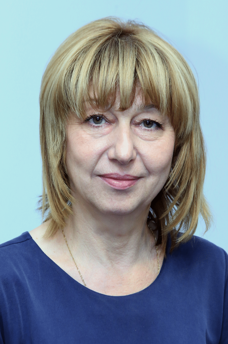 Министър Клисарова Пита Цик За Тържествата  По Случай 24 Май И Изборите За Европарламент