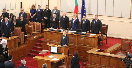 Новоизбраният президент Румен Радев положи клетва пред Народното събрание