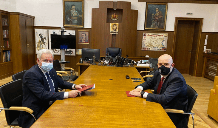 Главният прокурор Иван Гешев и изпълнителният директор на КРИБ Евгени Иванов подписаха Меморандум за сътрудничество