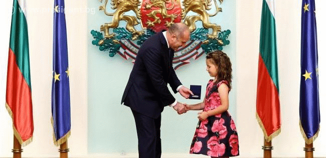 Румен Радев: Трябва да създаваме условия в България да растат здрави, волеви и сплотени млади хора