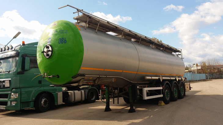 Над 25 000 литра енергийни продукти, движещи се в нарушение на ЗАДС, задържаха митнически служители в района на Дунав мост 2