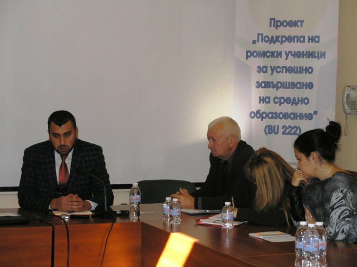 700 Ученици От Ромски Произход Ще Получат  Стипендии По Проект За Подкрепа На Обучението