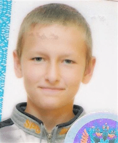 Полицията в Бургас издирва брат и двете му сестри