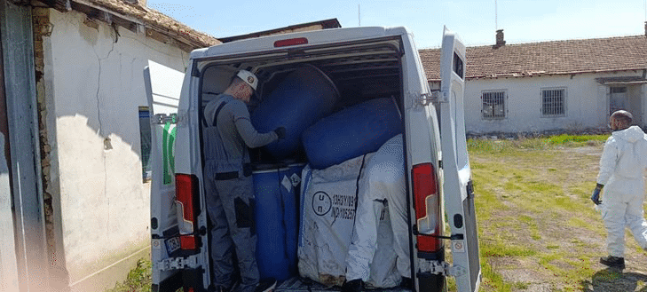 Над 3,4 тона опасни отпадъци са предадени от нерегламентиран склад в с. Златар