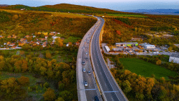 От утре до 21 октомври за премахване на крайпътна растителност временно ще се променя организацията на движение между 63-ти и 71-ви км на АМ „Хемус“