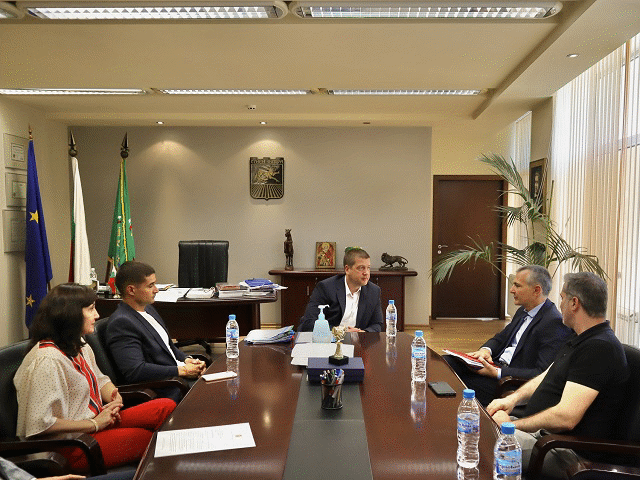 Министърът на младежта и спорта Димитър Илиев проведе среща с кмета на Стара Загора Живко Тодоров