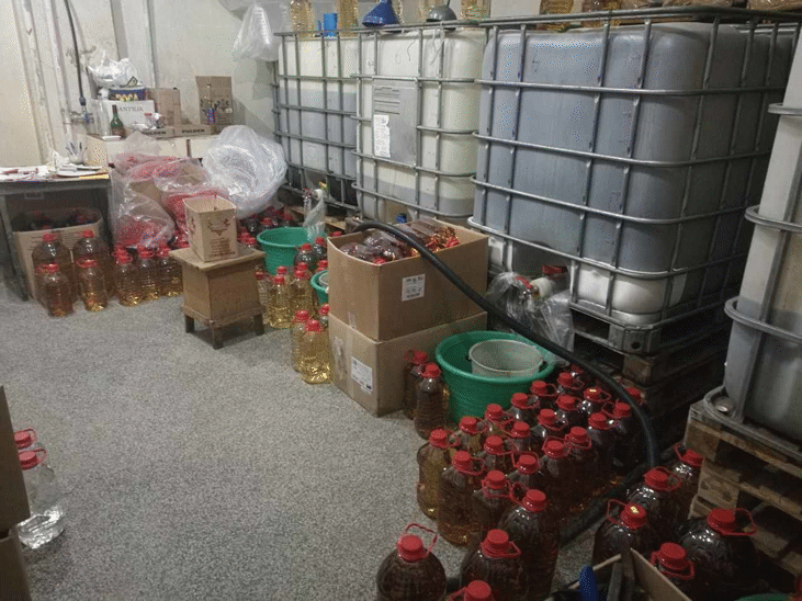 312 517 л алкохолни продукти в нарушение на ЗАДС установиха митнически служители при поредица проверки