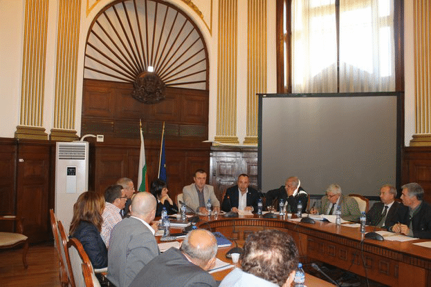 Министър Порожанов: Действаме по спешна инвентаризация, възлагане и  усвояване на увредената от корояд дървесина