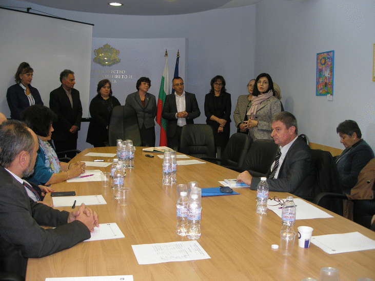 Министър Кунева Представи Новата Структура На Мон Пред Социалните Партньори