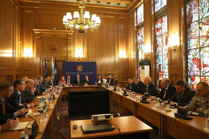 Възможности за развитието на индустриалното сътрудничество между България и САЩ бяха обсъдени на среща в Министерството на отбраната