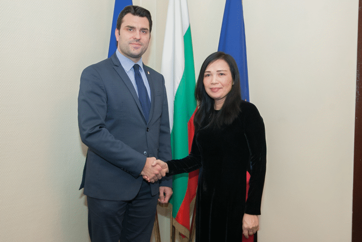 Заместник-министърът на външните работи Георг Георгиев проведе прощална среща с посланика на Виетнам в България, Н. Пр. г-жа Нгуен Тхи Хонг Оан