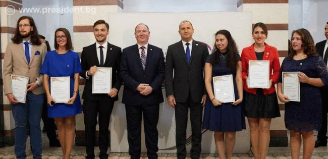 Президентът Радев: Международната награда на Херцога на Единбург развива млади хора, отговорни към бъдещето