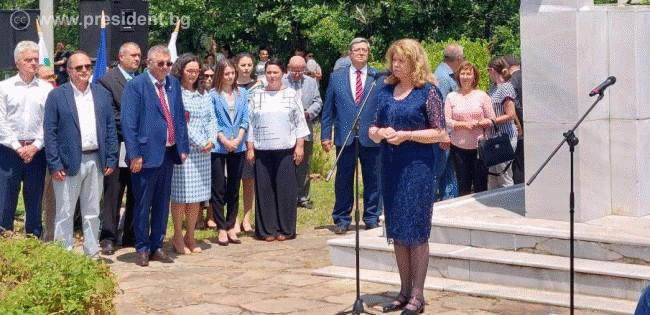 Заедно с тракийци от цяла България вицепрезидентът участва в традиционния Национален тракийски младежки събор „Илиева нива“