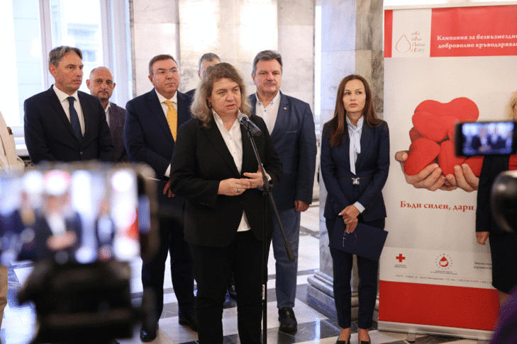 В Народното събрание се проведе кръводарителска акция под патронажа на председателя на парламента Наталия Киселова