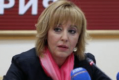 Мая Манолова представя доклад от проверките в социално-педагогическите интернати и възпитателните училища