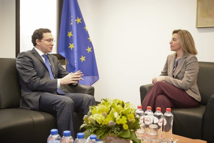 Министър Даниел Митов разговаря с Върховния представител на ЕС Федерика Могерини