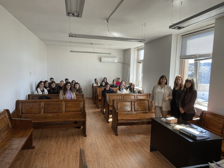 Прокурори от Окръжна и Районна прокуратура-Сливен запознаха ученици с правата и задълженията им като пострадали или извършители на престъпления