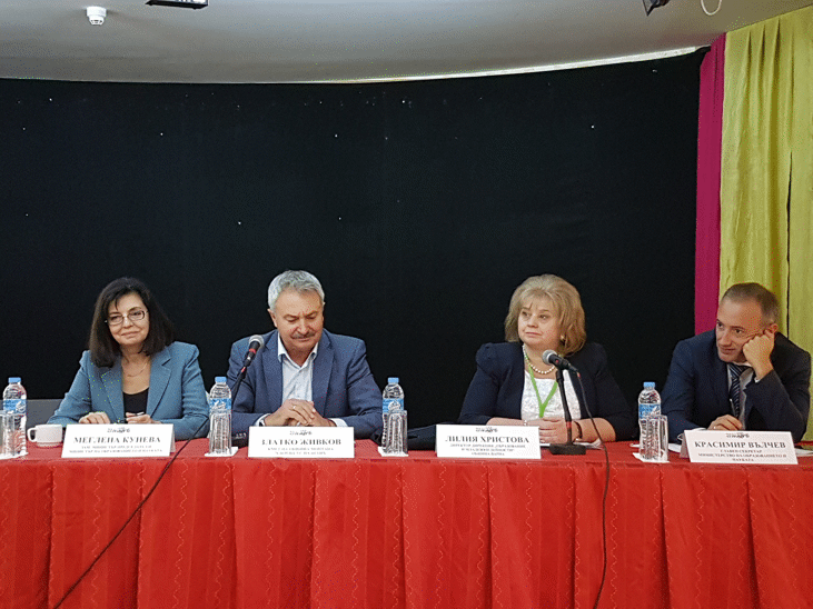 Министър Кунева: Мон Работи С Общините За Реформата В Образованието