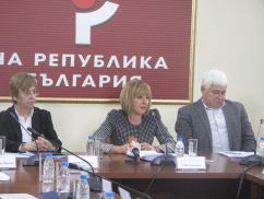 Мая Манолова ще предложи на Народното събрание Диана Ковачева за поста заместник-омбудсман