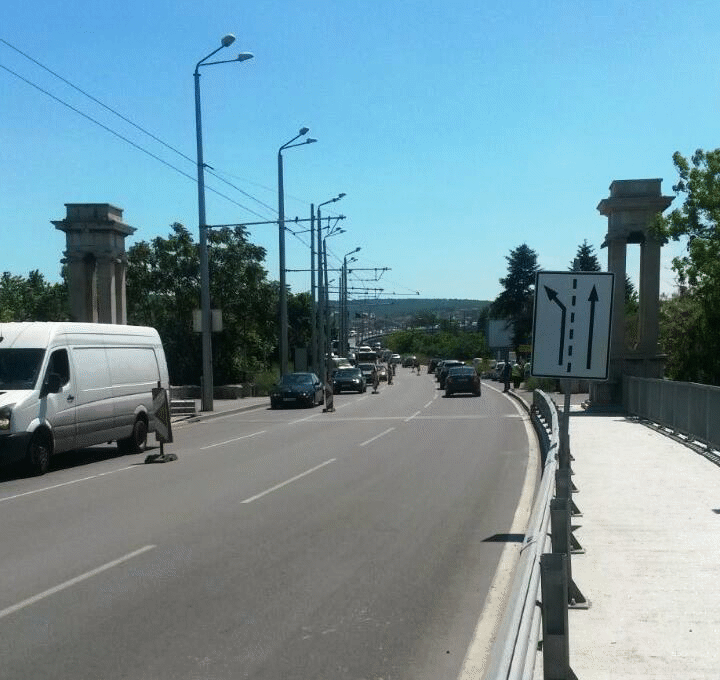 Движението по Аспаруховия мост ще се осъществява двупосочно в платното за Варна