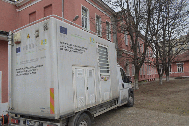 Мобилна станция на ИАОС извънредно мери качеството на въздуха в Разград