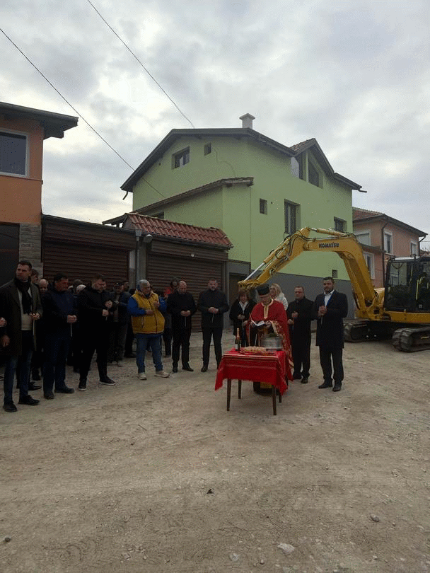 Министър Иванов даде старт на реконструкцията на част от водопроводната мрежа на с. Брестовица