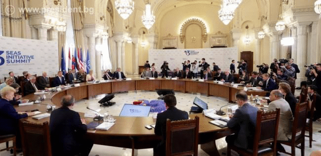 Румен Радев: Инициативата „Три морета“ трябва да постигне съгласие за критериите, по които се определя значимостта на общите проекти и се осигурява тяхното финансиране