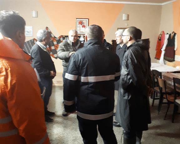 Министър Радев: На терен в Бургаски регион работят 100 пожарникари, подпомагани от жандармеристи и тежка техника