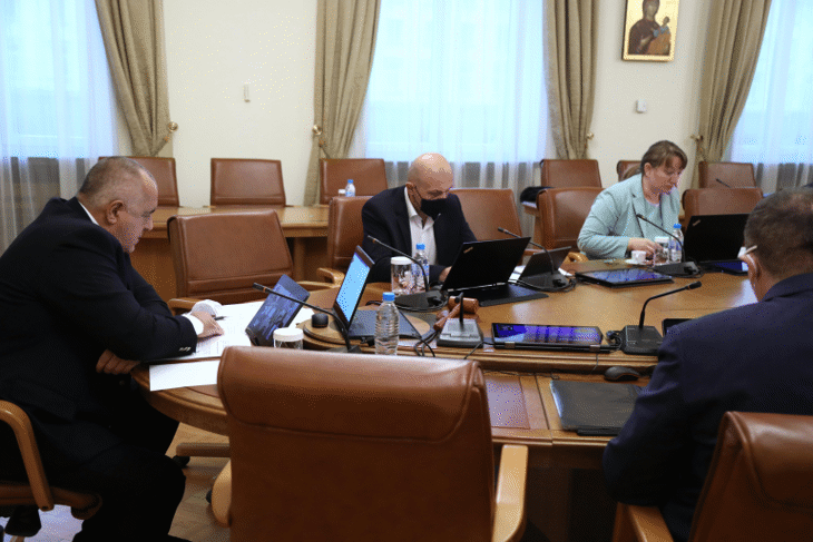 80 милиона допълнително се осигуряват за медиците на първа линия