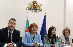 Омбудсманът Мая Манолова в гр. Стара Загора: Подкрепям искането на  кметовете да глобяват за нарушения по пътищата