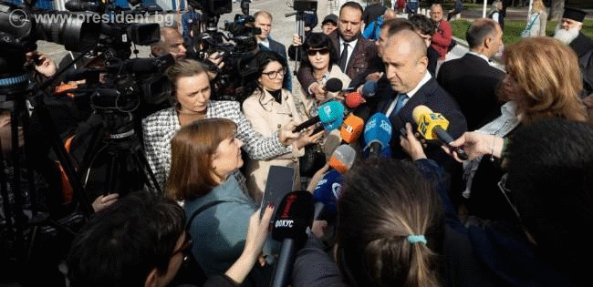 Президентът Румен Радев: Безотговорно е народни представители да говорят за избори, без да са изпълнили поне част от ангажиментите си към гражданите