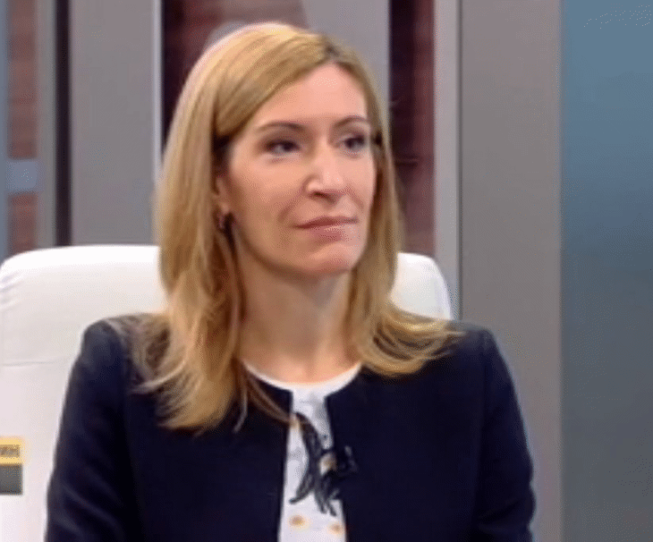 Министър Ангелкова: Очакваме Лято 2017 да изпревари и миналия рекорден сезон, 5-звездни хотели вече са резервирани за 2018-а