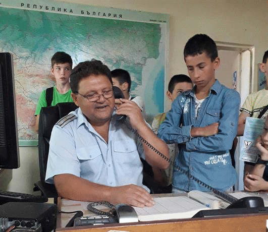 Деца от Летен клуб „Млад скаут“ гостуваха днес на полицаите от РУ-Силистра