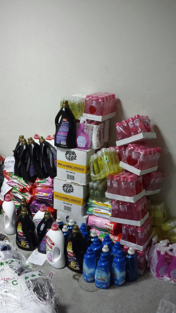 Над половин тон контрабандни перилни препарати в лек автомобил откриха митническите и гранични служители на ГКПП Лесово