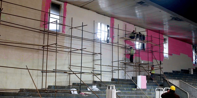 Министър Кралев инспектира ремонта на зала „Фестивална“