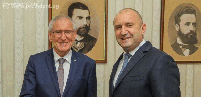 Президентът Румен Радев се срещна с генералния представител по въоръженията в Министерство на отбраната на Франция Жоел Бар