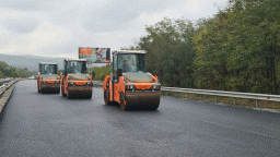 От понеделник до четвъртък на четири пъти в следобедните часове за около половин час ще се спира изцяло трафика за София в участъка в ремонт на АМ „Тракия“ между 24-и и 33-и км
