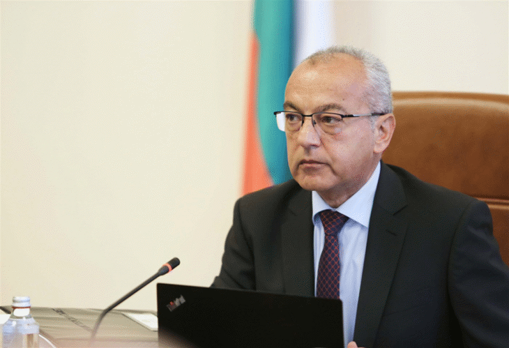 Премиерът Донев: За да ускорим възстановяването след потопа, продължаваме дейностите по разчистването на наводнените села с повече хора и техника