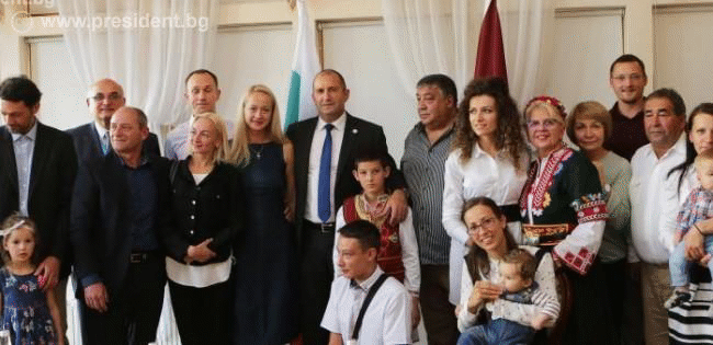 Президентът Румен Радев:  Българската държава ще направи необходимото, за да поддържа активни отношения със сънародниците ни в Латвия