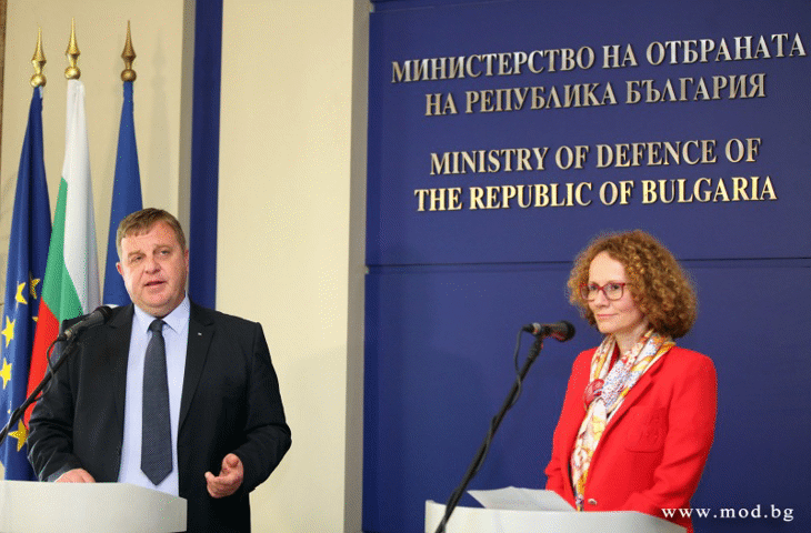 Министърът на отбраната Красимир Каракачанов: България подкрепя и работи активно за евроатлантическата интеграция на Македония