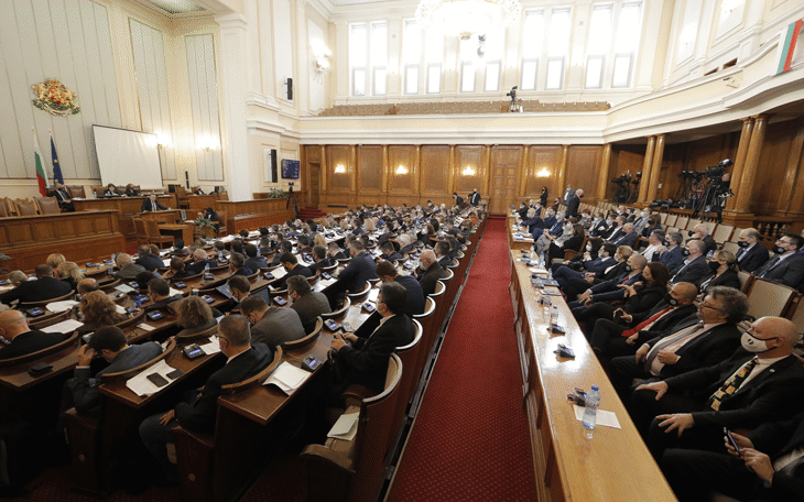 Парламентът прие на първо четене промените в Изборния кодекс, предложени от "Има такъв народ"