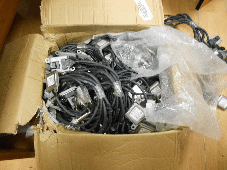 Контрабандна валута и авточасти задържаха митническите служители на ГКПП Лесово