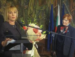 Мая Манолова: Животът и бъдещето на децата ни са в нашите ръце