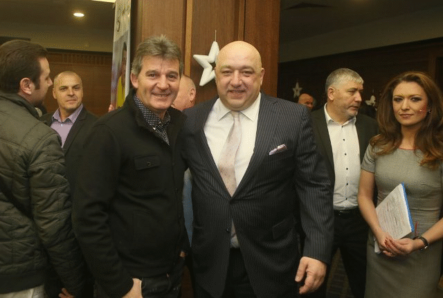 Министър Кралев връчи мечът на Черният рицар на съдия №1 за 2016 Никола Попов