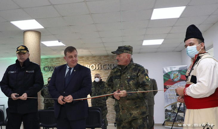 Министърът на отбраната Красимир Каракачанов откри Център за учения и тренировки на Сухопътни войски